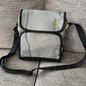 Travelon Anti-Theft React Small
Messenger, Rock, One Size